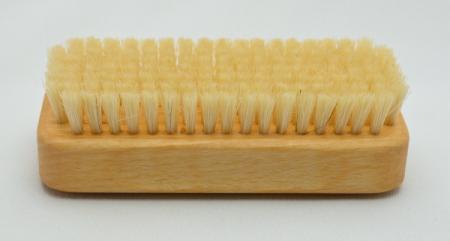 Ärzte Handwaschbürste, weiche Naturborsten, 7 Reihen, Griffmulde für guten Halt.